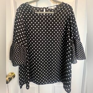 Violet & Claire Black and White Ruffled Bell Sleeve Blouse